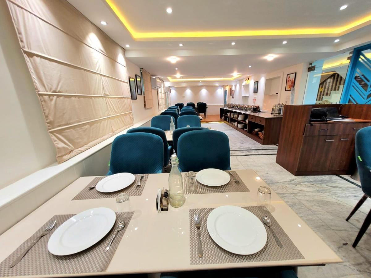 Hotel Royal Plaza Srīnagar Zewnętrze zdjęcie