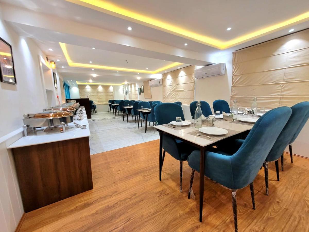 Hotel Royal Plaza Srīnagar Zewnętrze zdjęcie